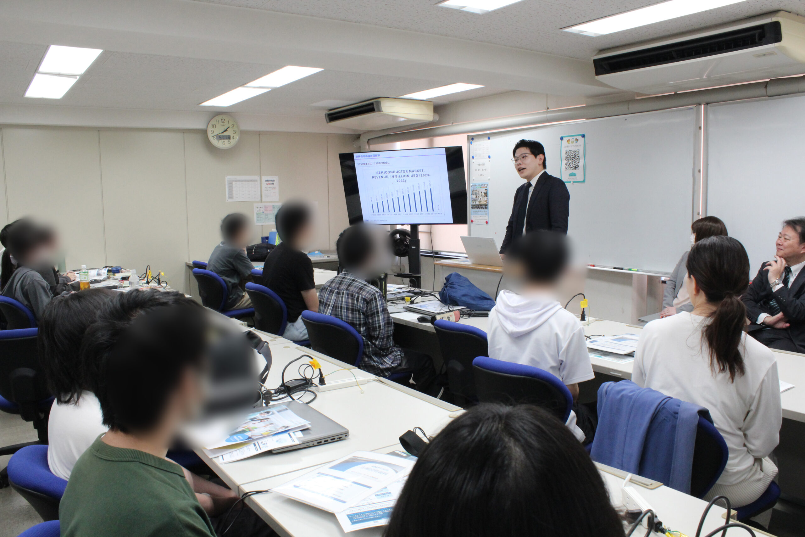 加賀マイクロソリューション株式会社様による企業説明の様子