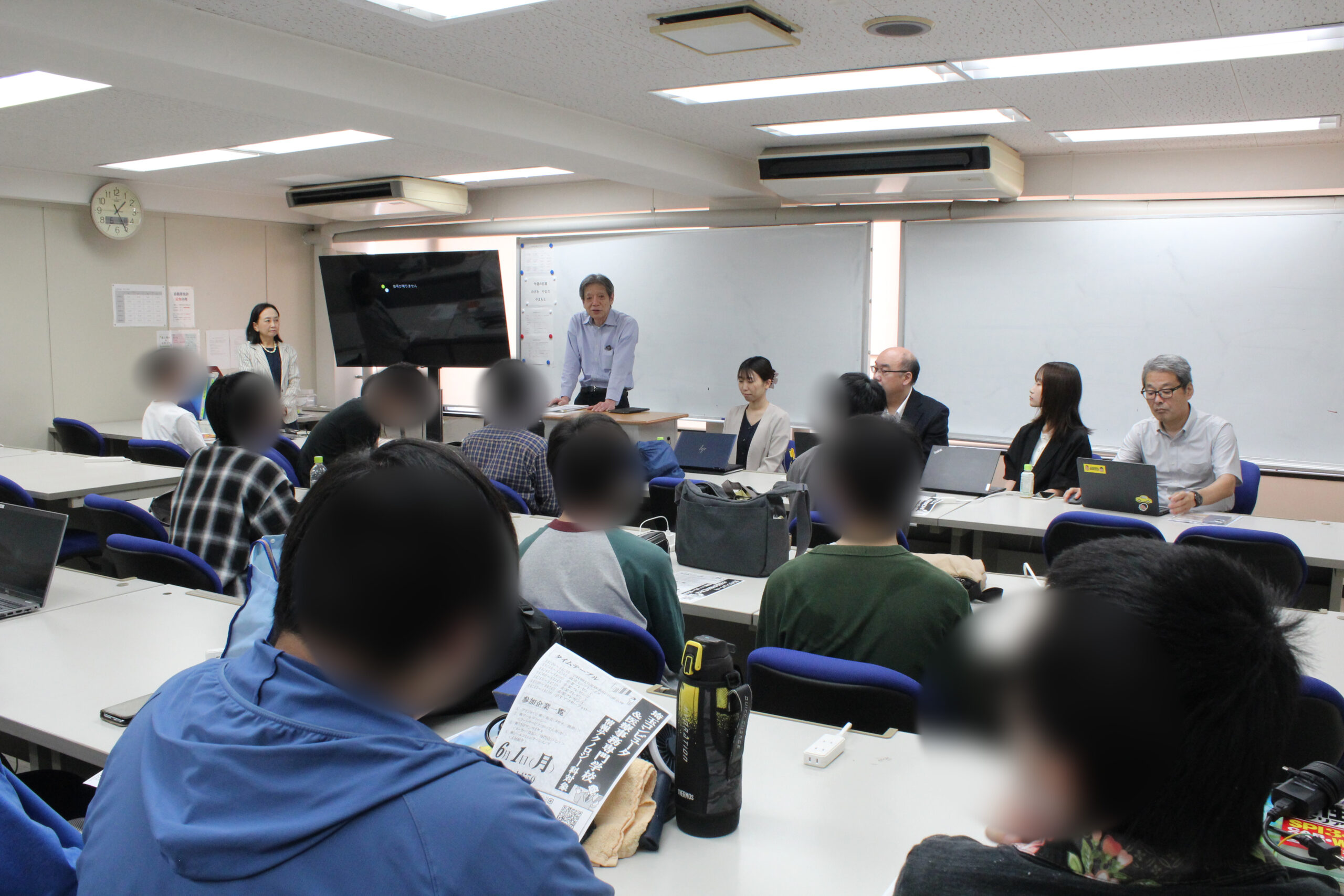 ネバーロード様ご協力によるミニ企業説明会 全体説明の様子